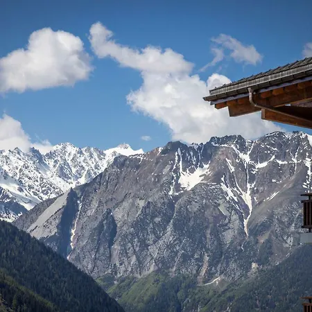 3br Pool Sauna Gym & Views