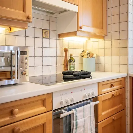 3br Pool Sauna Gym & Views Apartment *