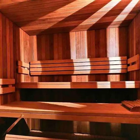 Appartamento 3br Pool Sauna Gym & Views *