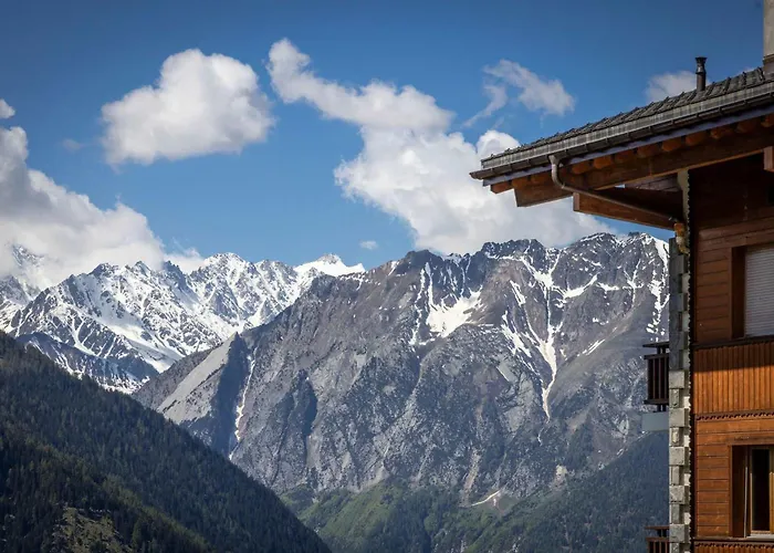 3br Pool Sauna Gym & Views