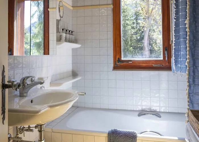 Appartement 3br Pool Sauna Gym & Views *