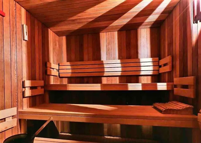 Appartamento 3br Pool Sauna Gym & Views *